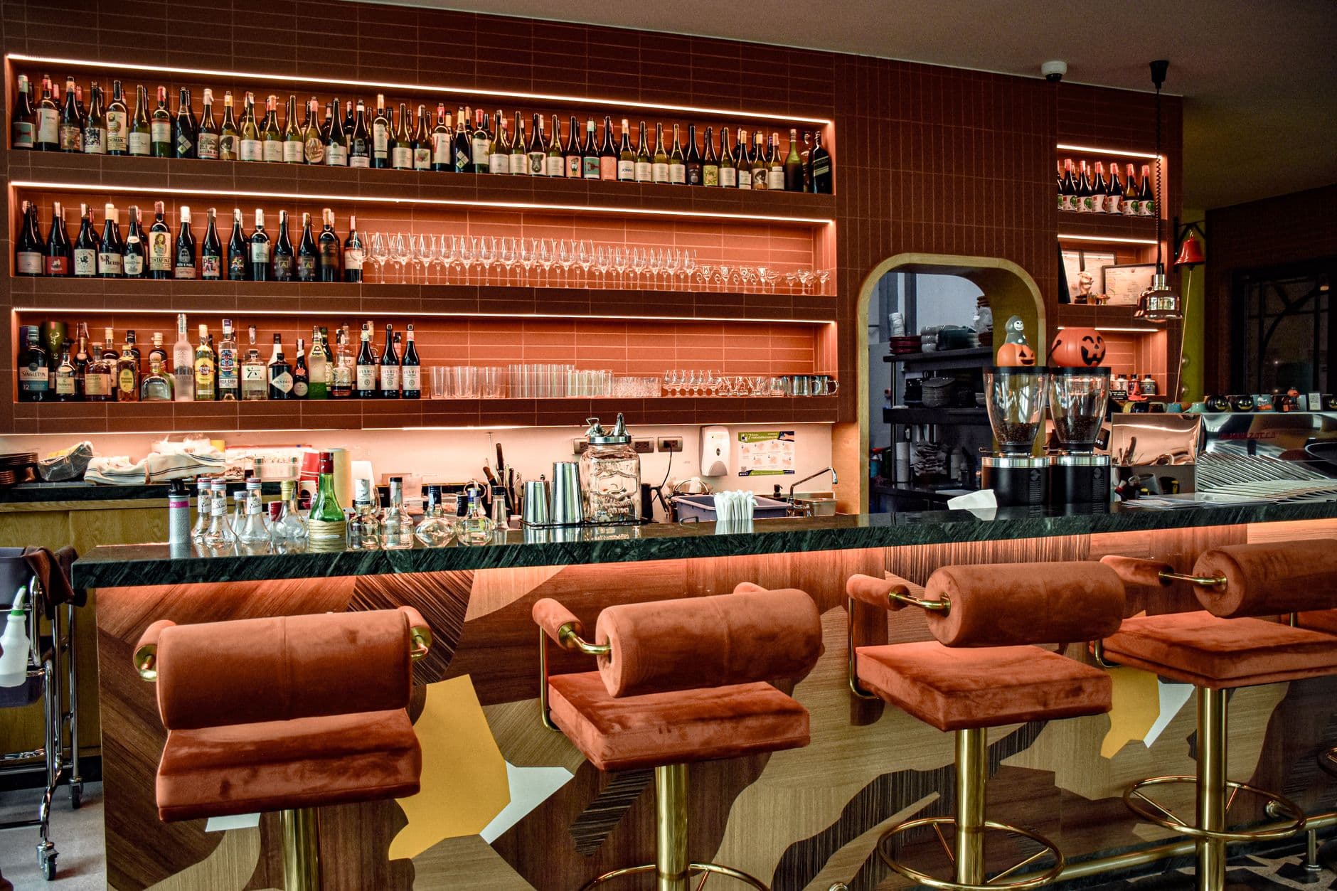 Delta Sky Club bar area