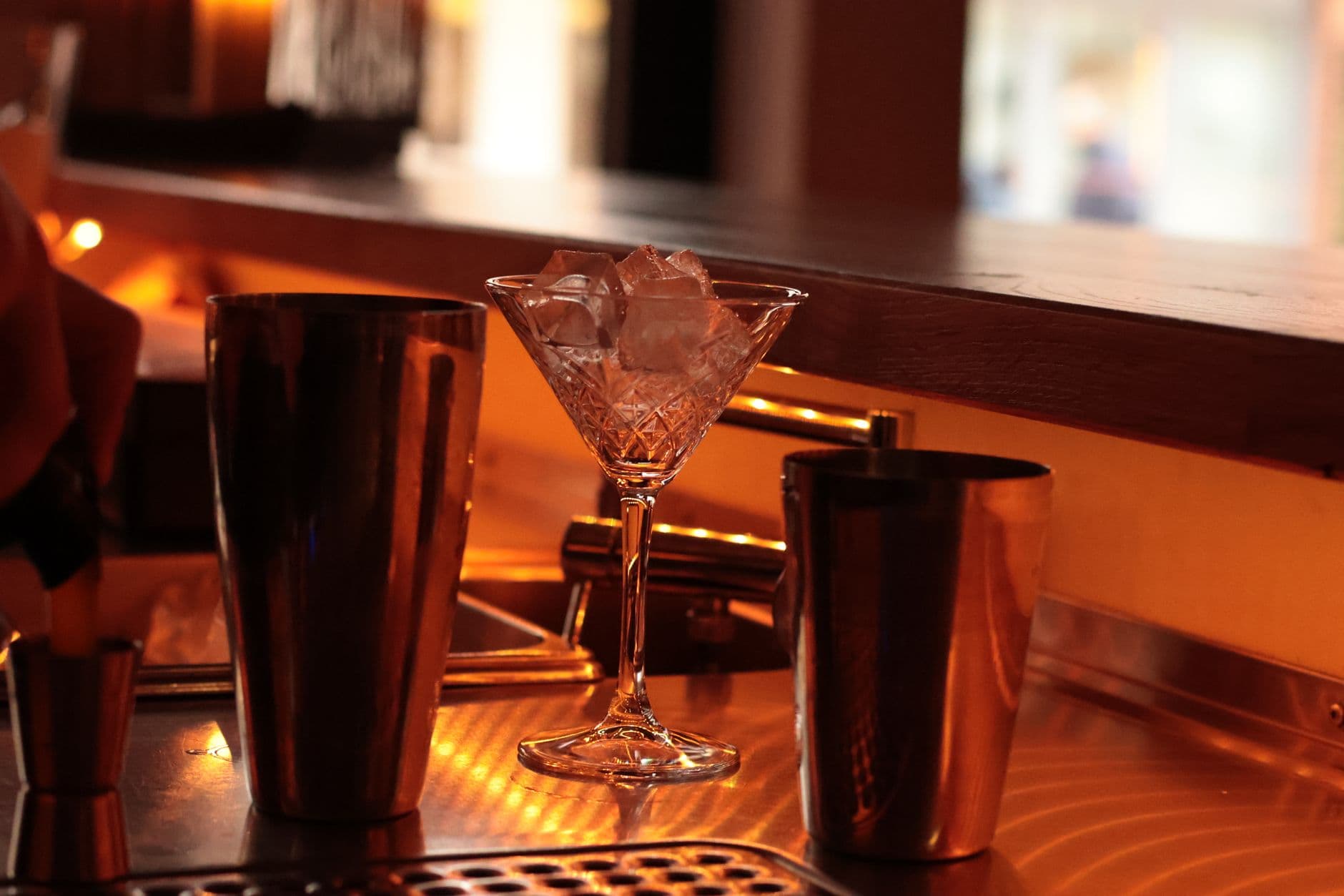 Admirals Club bar area
