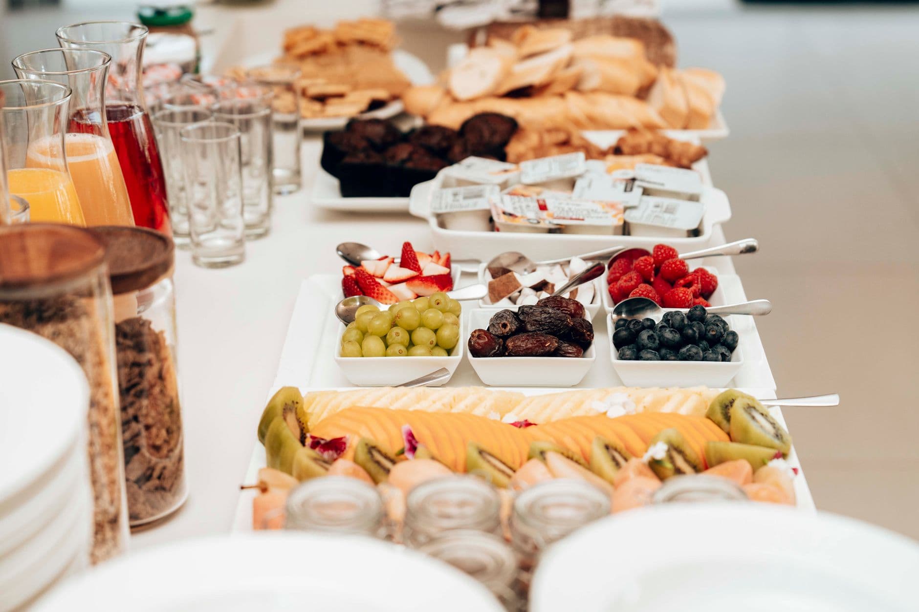 Delta Sky Club Love Field lunch buffet