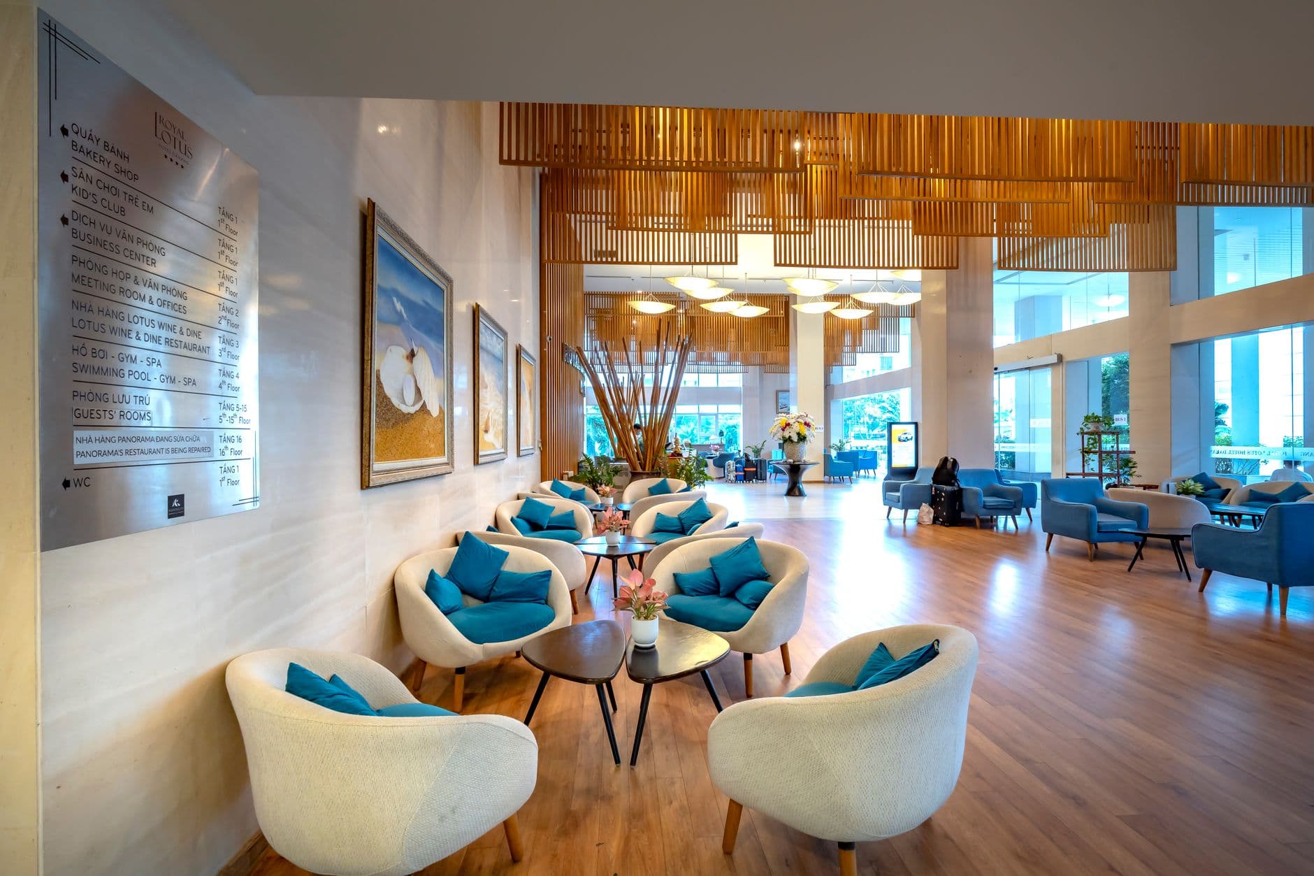 United Club BWI seating area
