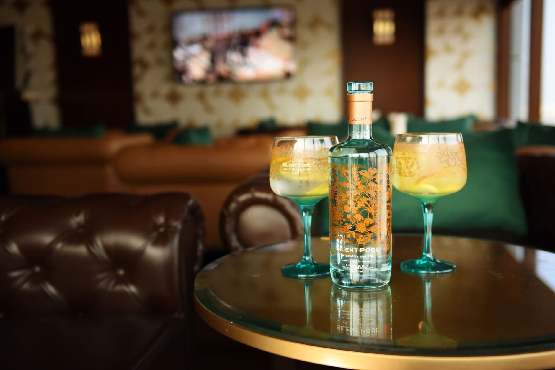 United Polaris Lounge cocktail bar
