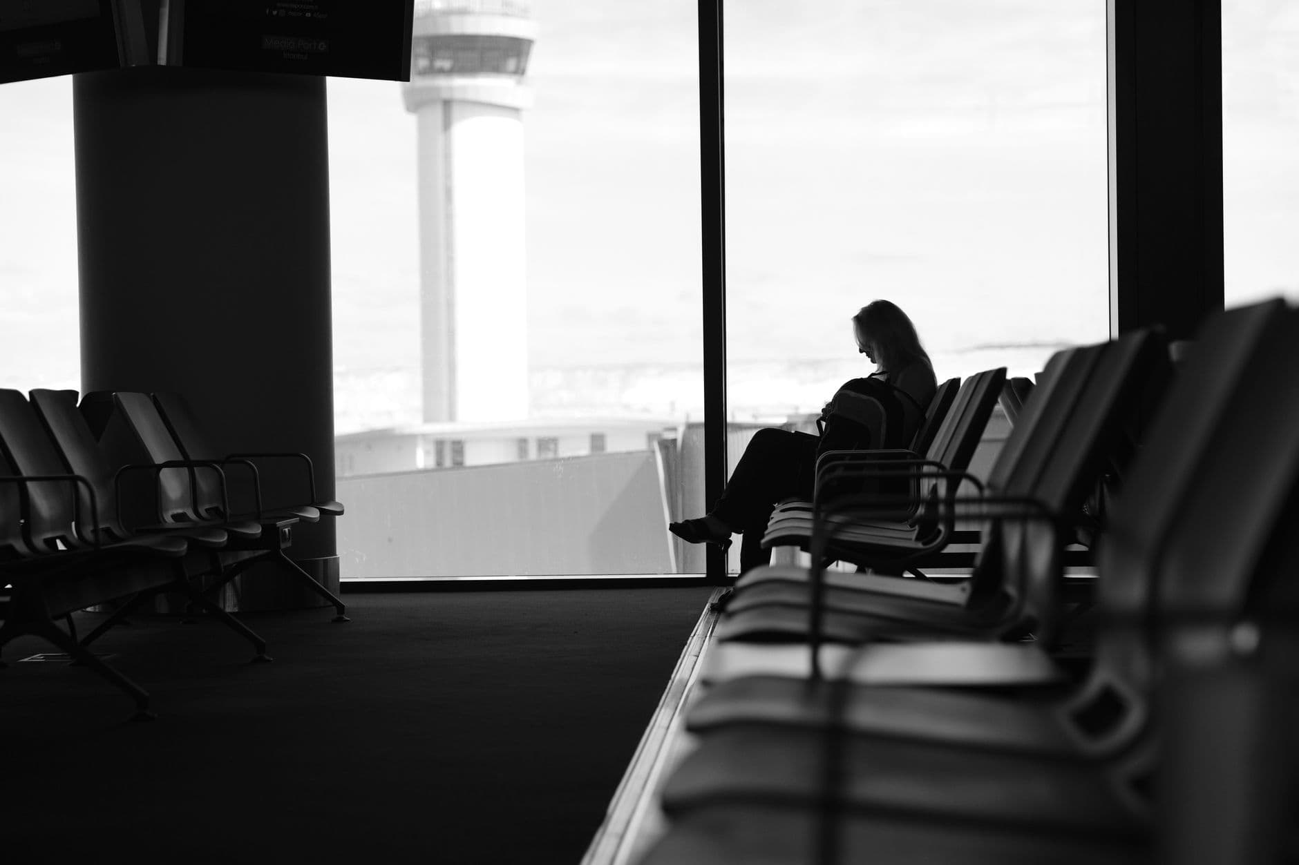 Delta Sky Club DTW A68 seating with runway views